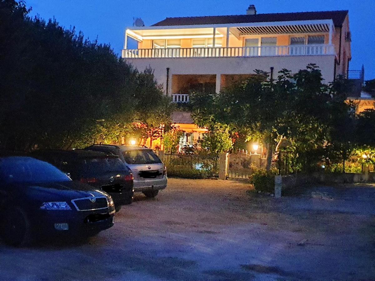 Apartments Tare, Free Parking โวดีเซ ภายนอก รูปภาพ